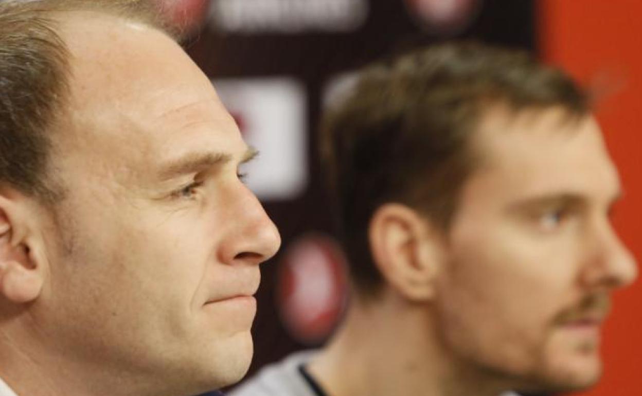 Félix Fernández durante la presentación de Zoran Dragic. 