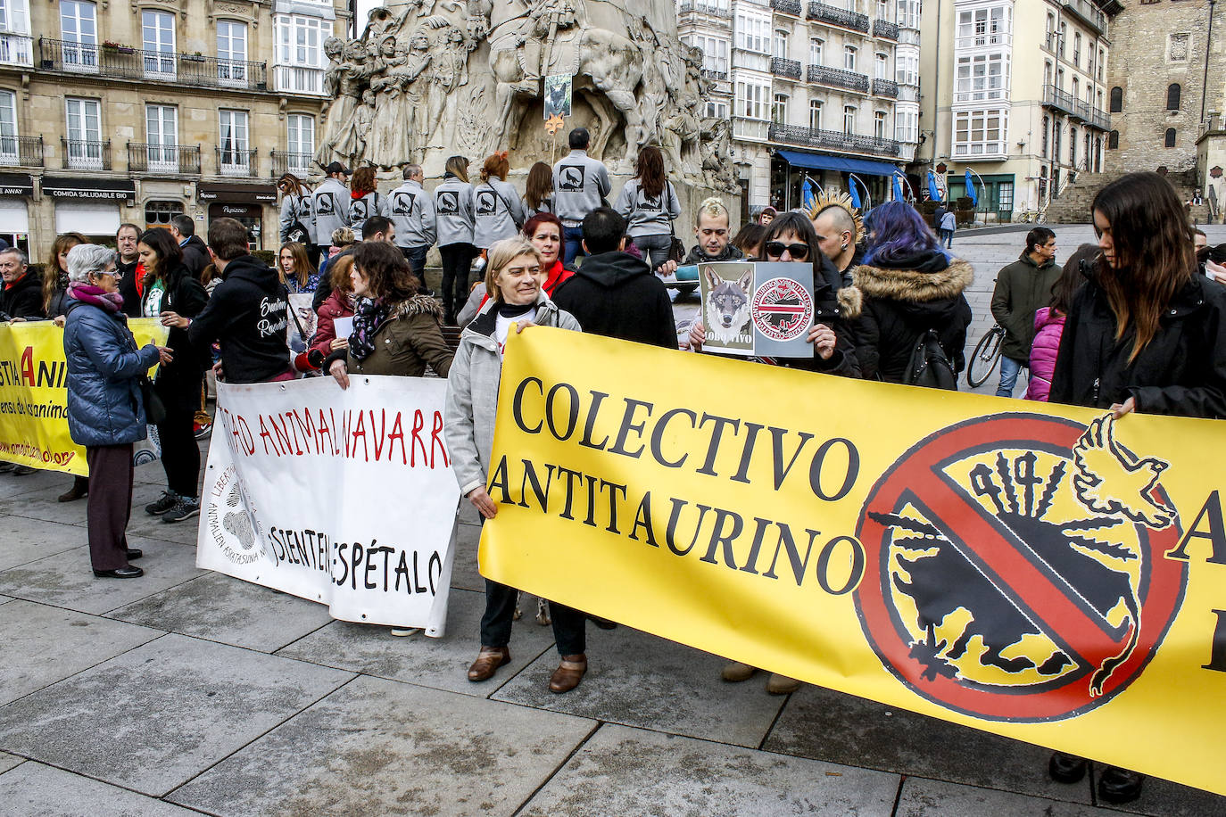 Fotos: El lobo no está sólo en Álava