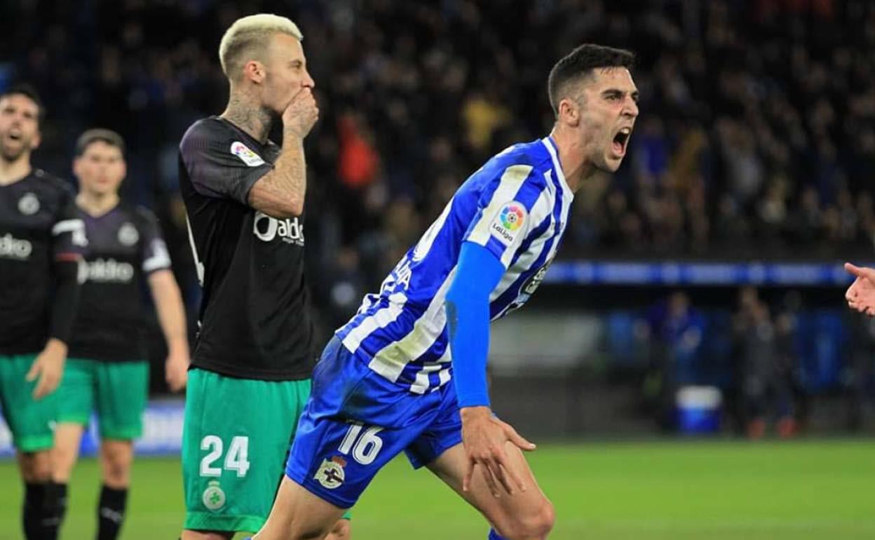 Sabin Merino celebra su gol contra el Racing.