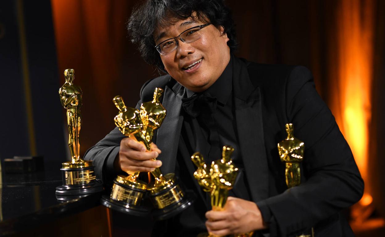 El director Bong Joon-ho y su film 'Parásitos' fueron los triunfadores de la noche.