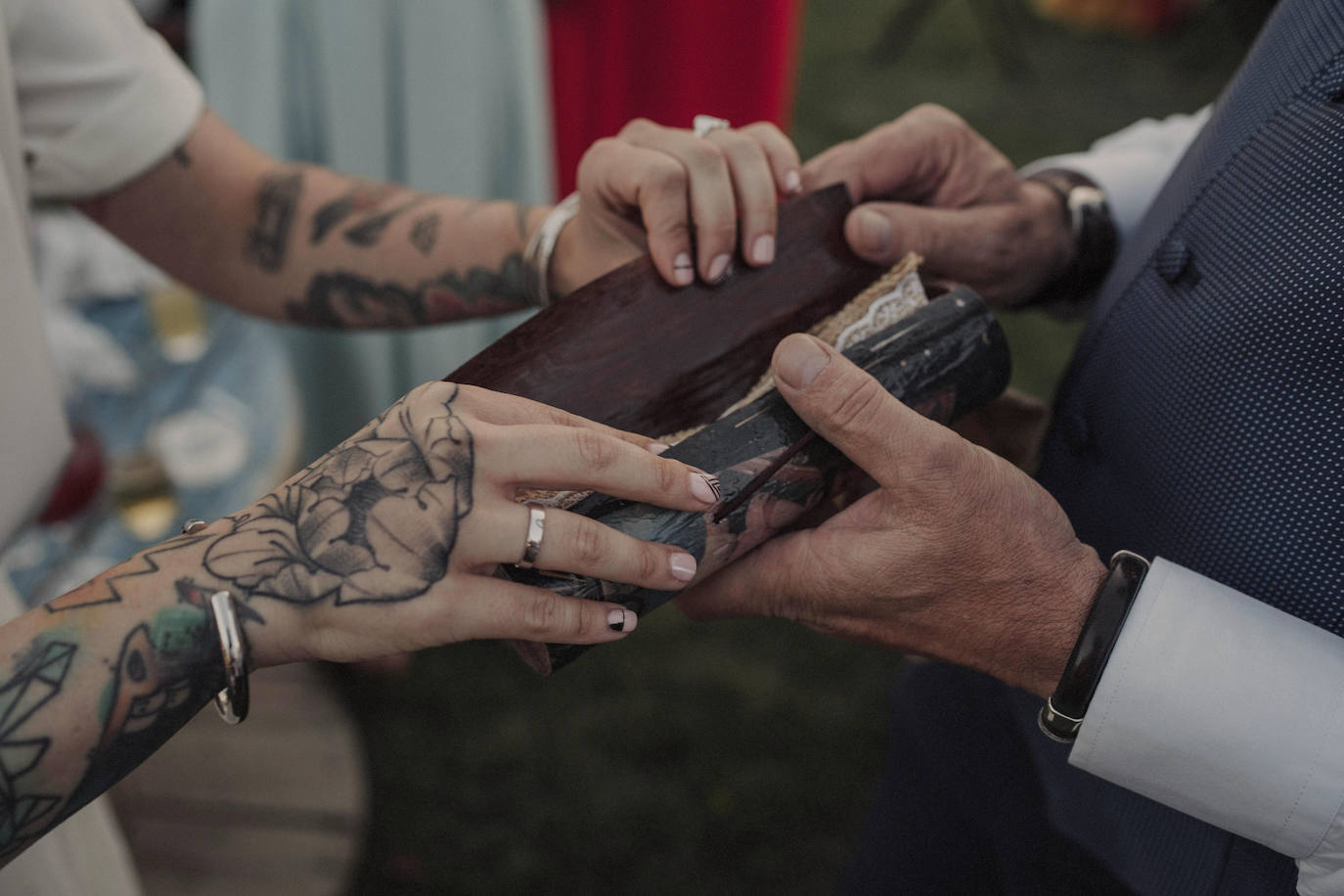 Fotos: Besos en Castro y boda en Madrid: la historia de amor de Esther y María bajo el prisma de un fotógrafo vizcaíno