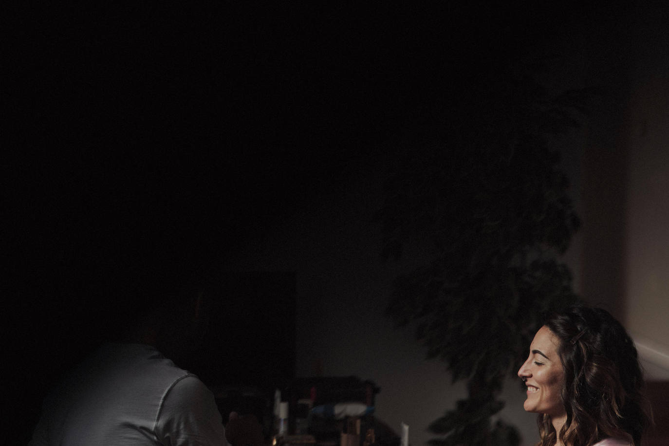 Fotos: Besos en Castro y boda en Madrid: la historia de amor de Esther y María bajo el prisma de un fotógrafo vizcaíno