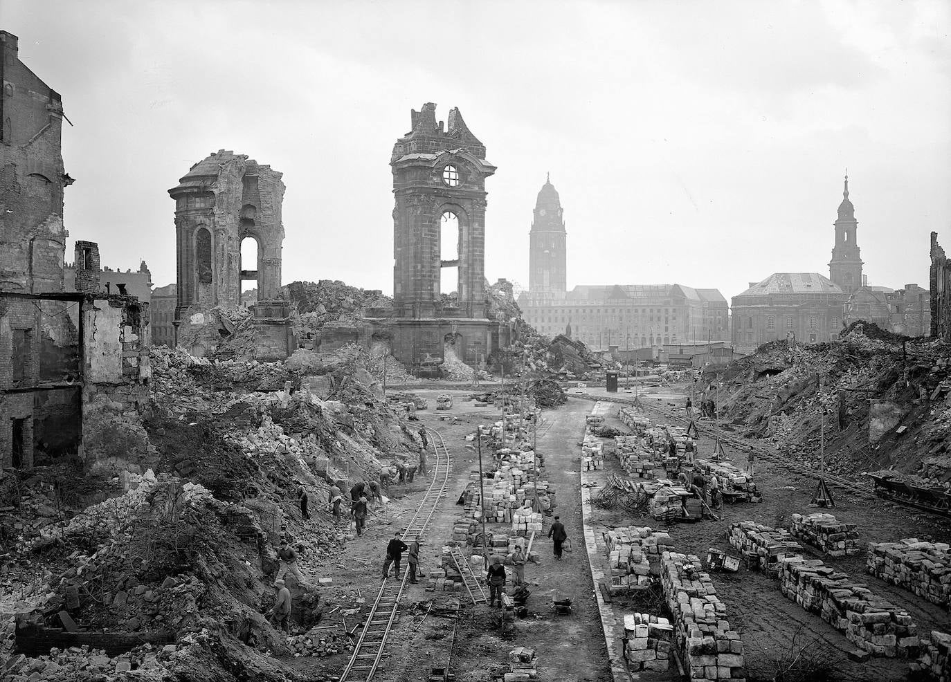 Fotos: Dresde conmemora hoy el 75 aniversario del bombardeo de la ciudad