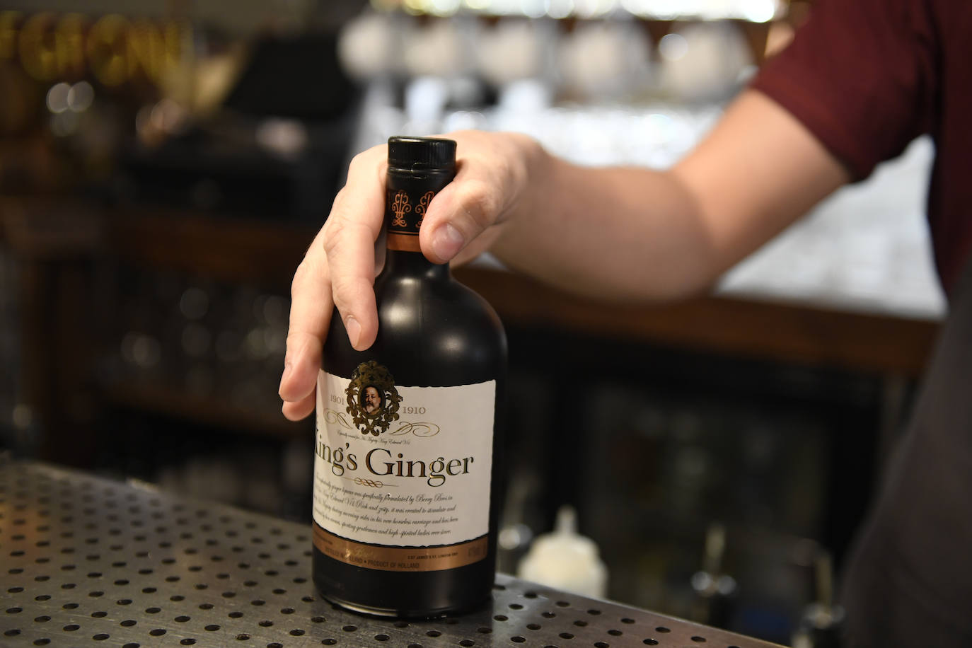 El licor de gengibre, uno de los ingredientes principales.