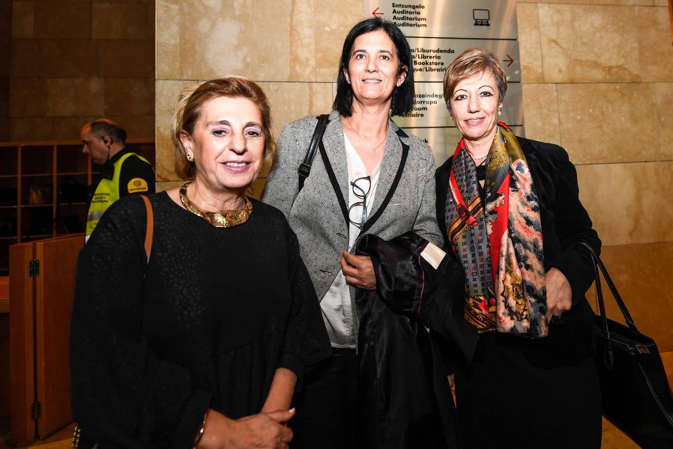 María Eugenia Castro, Cristina Echeverría y Cristina Mendia. 