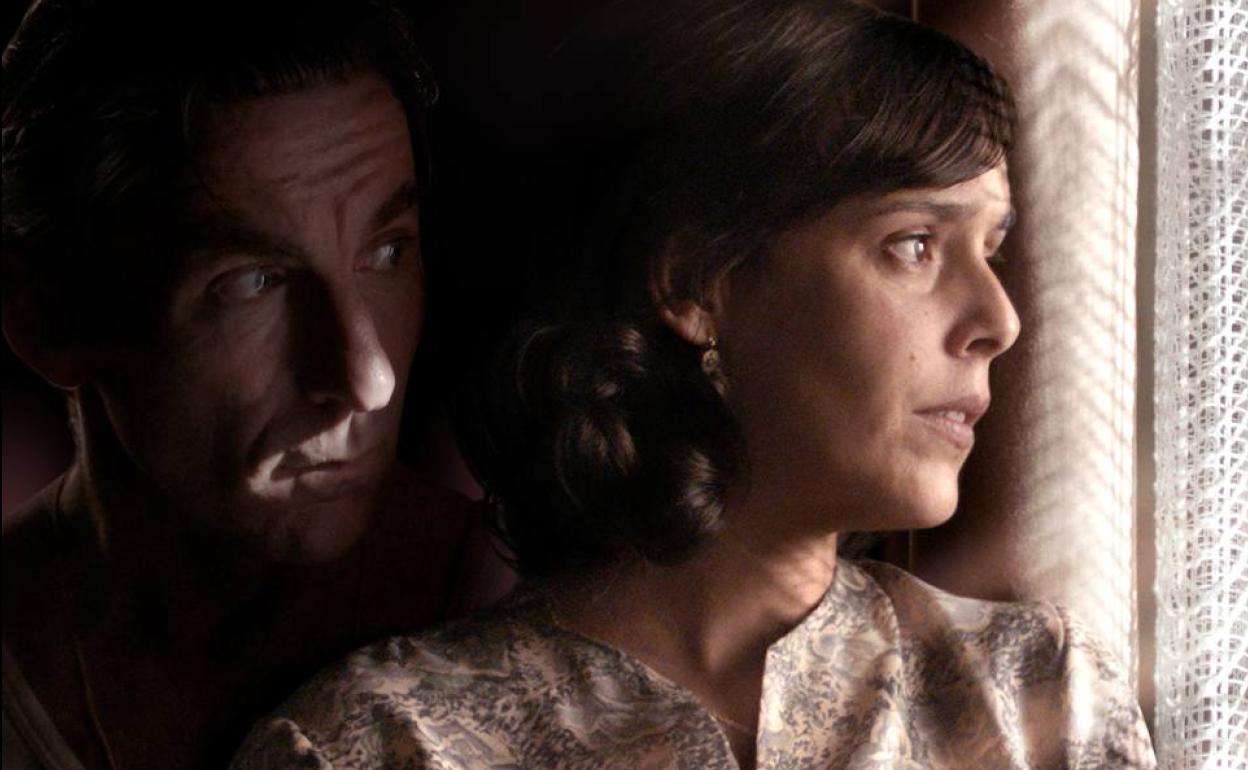 Antonio de la Torre eta Belén Cuesta 'La trinchera infinita' pelikularen protagonistak dira.