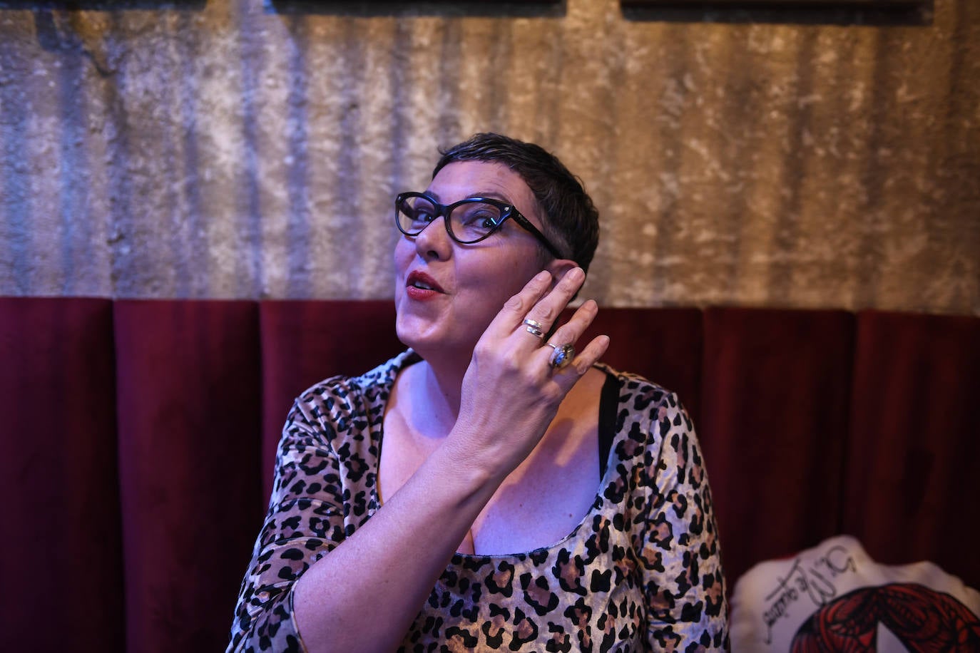 May Serranos oficia de casamentera desde hace 9 años con una iniciativa pionera en Bilbao que ha proyectado a toda España.