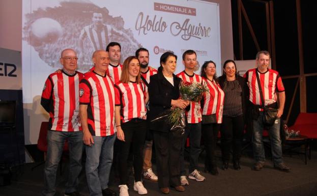 Homenaje a Koldo Aguirre en al sala VIP de San Mamés.