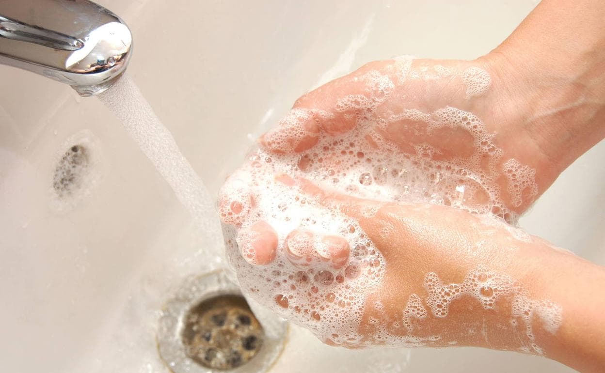 Prevenir contagios con gel desinfectante de manos?