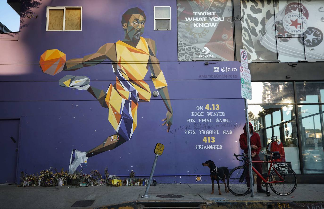 Otro de los murales que recuerda la figura del fallecido Kobe Bryant, pintado por el artista @jc.ro sobre un edificio de Los Ángeles, California, este mes de febrero.