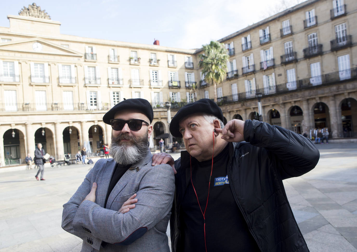 Fotos: Las txapelas (a medio lao), la última moda de Bilbao