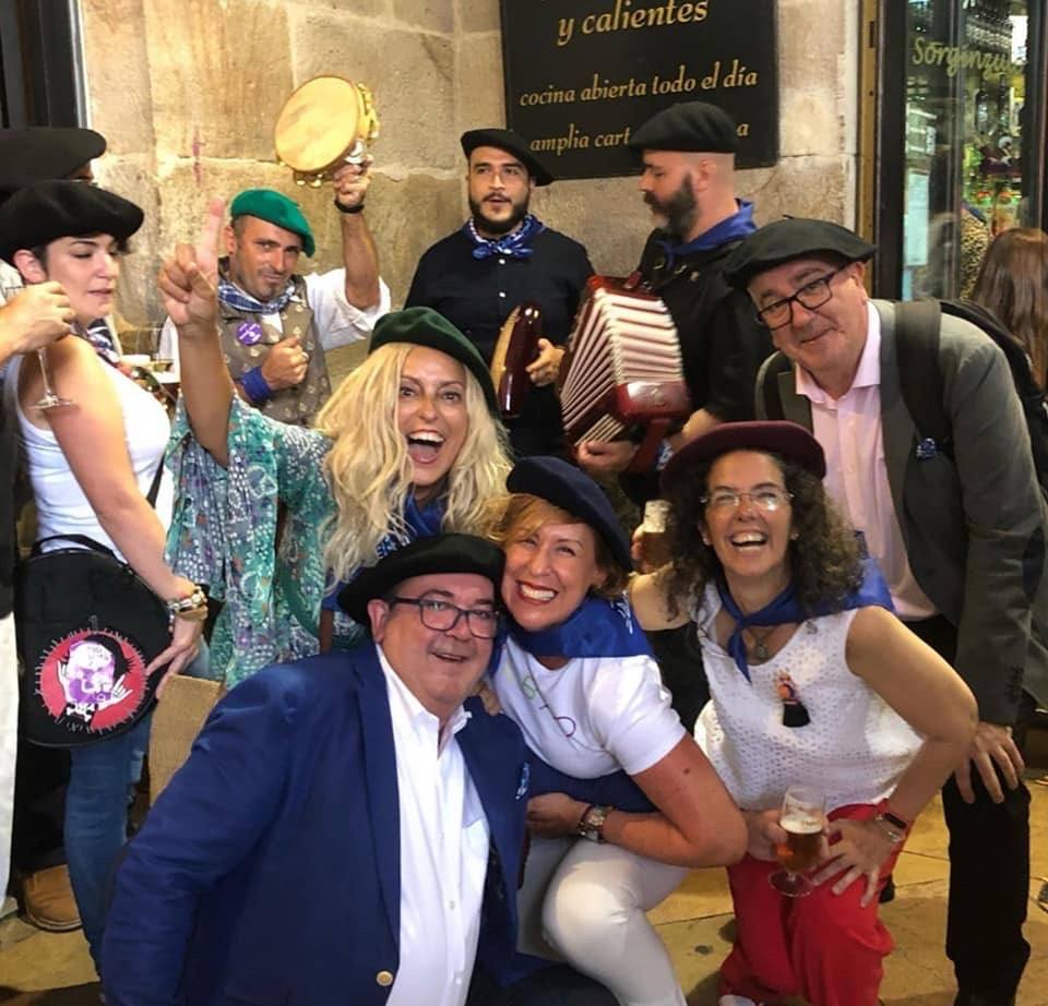 Fotos: Las txapelas (a medio lao), la última moda de Bilbao