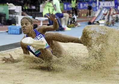 Imagen secundaria 1 - Yulimarren jauzi harigarria