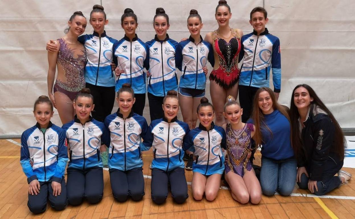 Gimnastas de Sakoneta tras la disputa de la primera jornada de la Liga vasca celebrada en febrero en Azpeitia