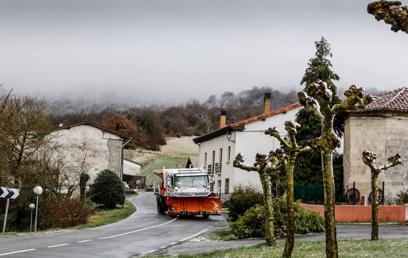 Fotos: La nieve vuelve a Álava