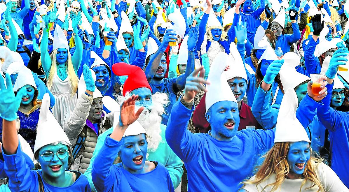 Más de 3.500 'pitufos' bretones desafiaron al virus con una fiesta masiva el pasado fin de semana.