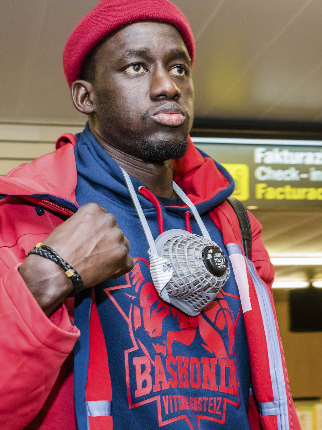 Fotos: El Baskonia viaja a Israel desde Foronda