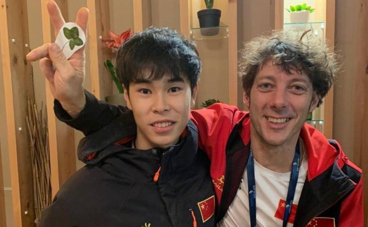 Yu Fei Pang y el seleccionador chino, el italiano Gianni Faggiana.