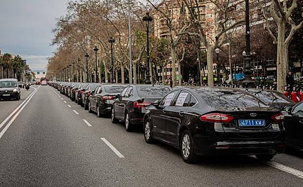 La primera campaña municipal para vigilar a Uber termina sin denuncias