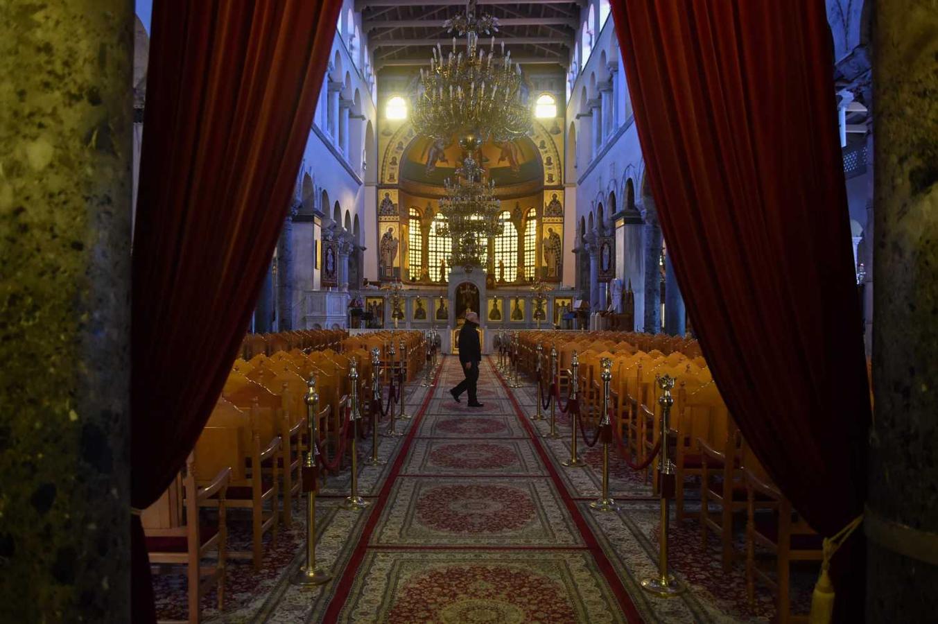 Interior de la iglesia de Agios Dimitrios en Salónica, Grecia