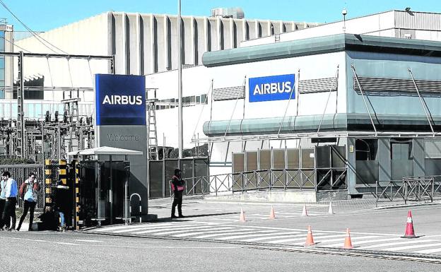 Entrada a las instalaciones que la empresa Airbus tiene en la localidad madrileña de Getafe.