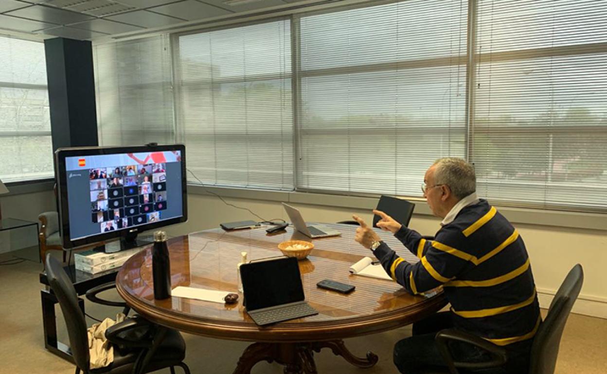 Alejandro Blanco, durante su videoconferencia con presidentes y deportistas olímpicos. 