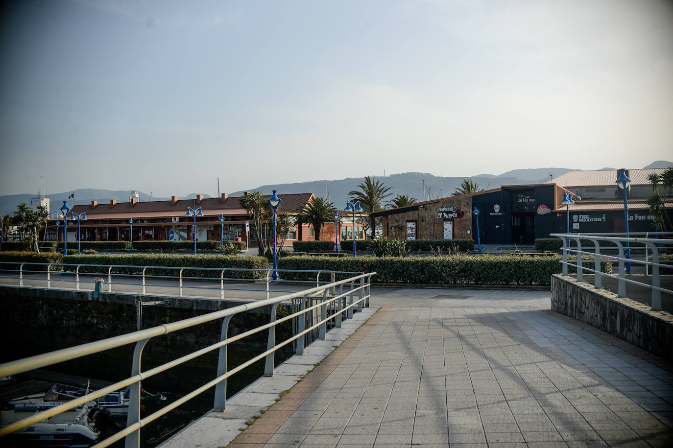 El Puerto Deportivo, completamente vacío.