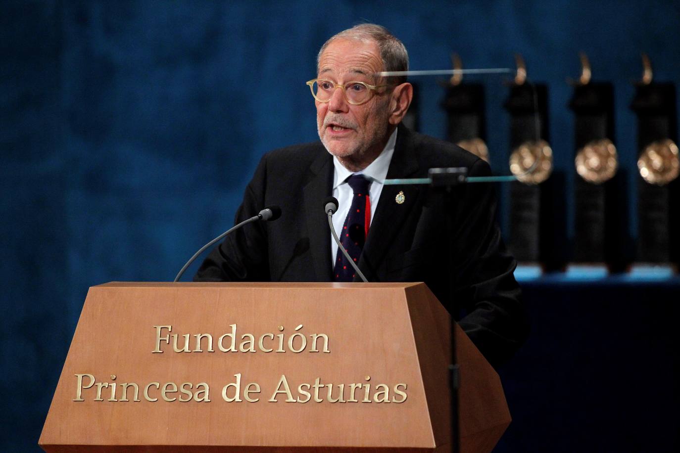 Fotos: Famosos, deportistas y políticos que han dado positivo por  coronavirus | El Correo