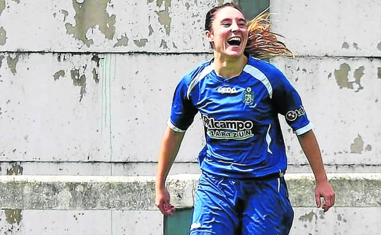 Ainhoa Rodríguez celebra un gol durante su etapa en el Oiartzun. 