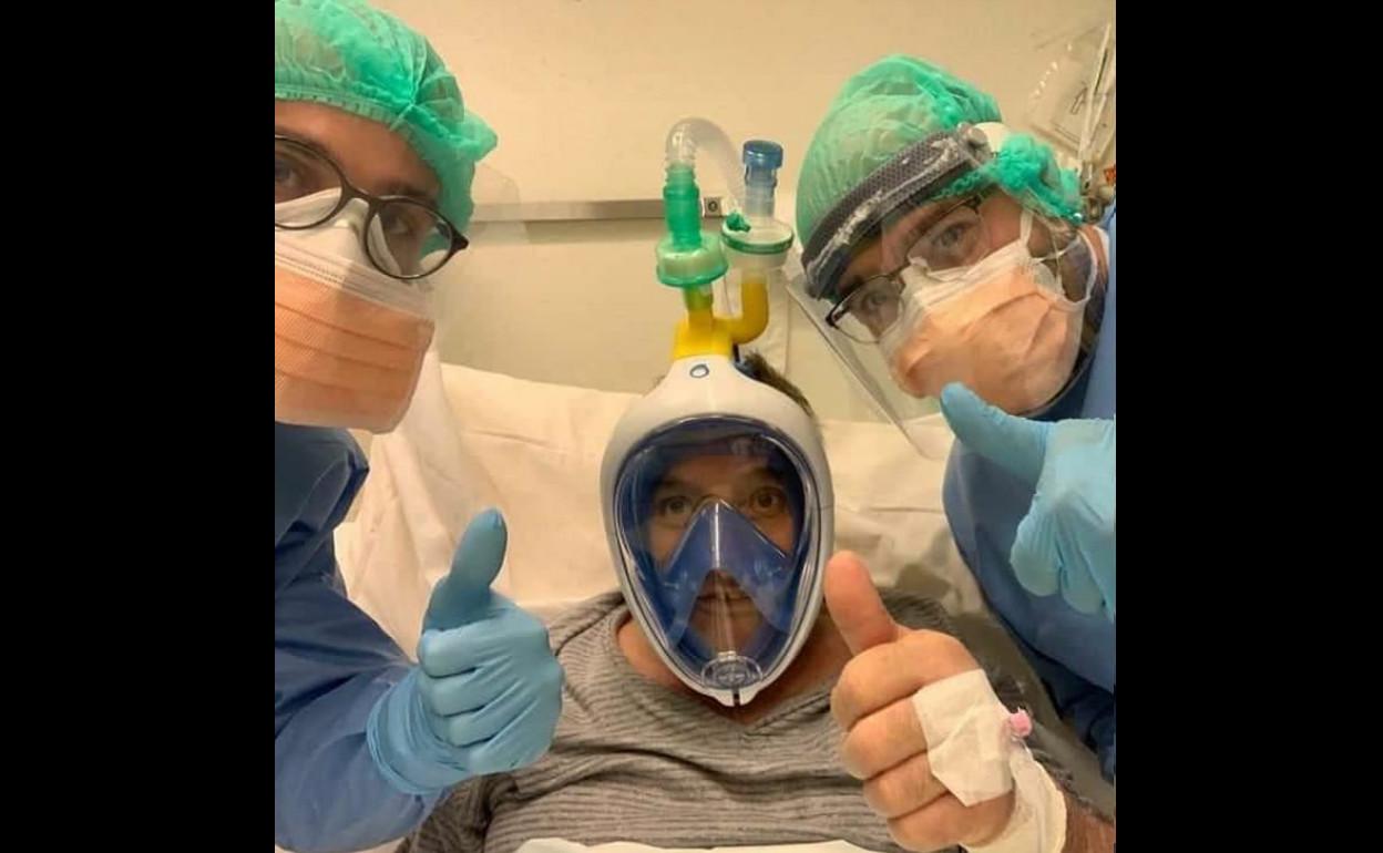 La máscara de snorkel de Decathlon utilizada como respirador.