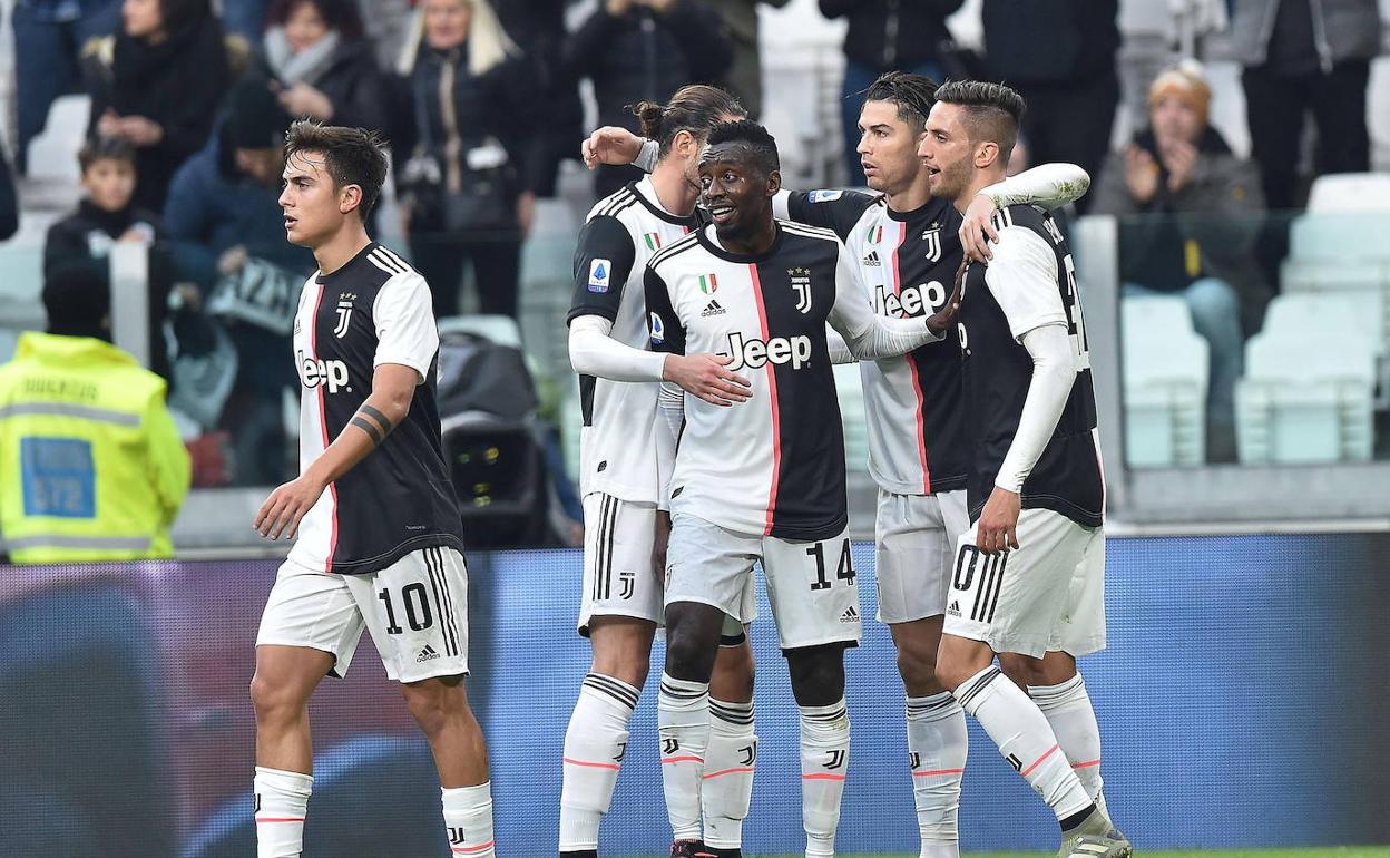 Los jugadores de la Juventus celebran un gol de Cristiano Ronaldo
