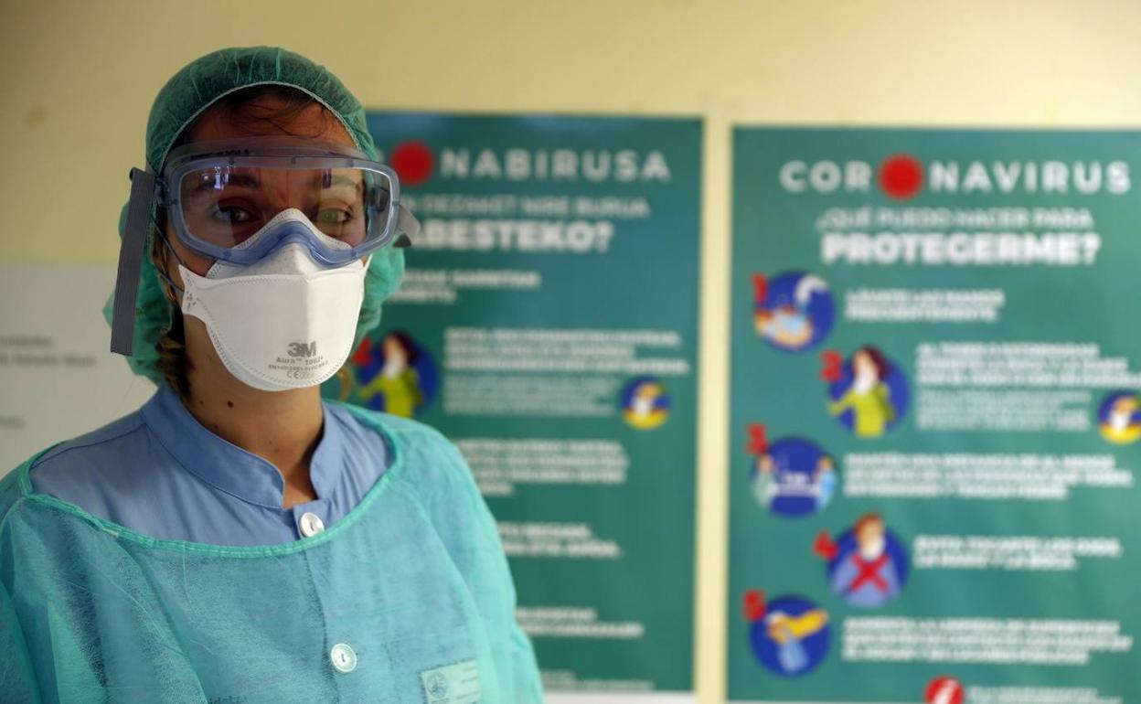 La árbitra vizcaína Iragartze Fernández ejerce como enfermera en el centro de salud de Rekalde. 