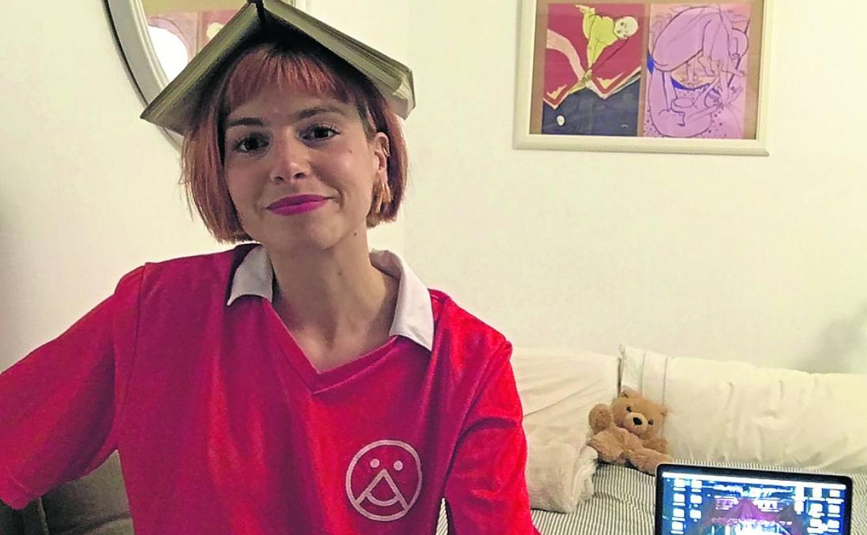 Cris reconoce que a veces le entran dudas sobre cuántas semanas van de confinamiento. 