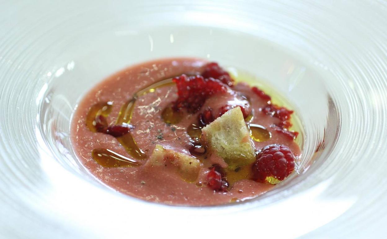 Receta de sopa fría de tomate y frutos rojos