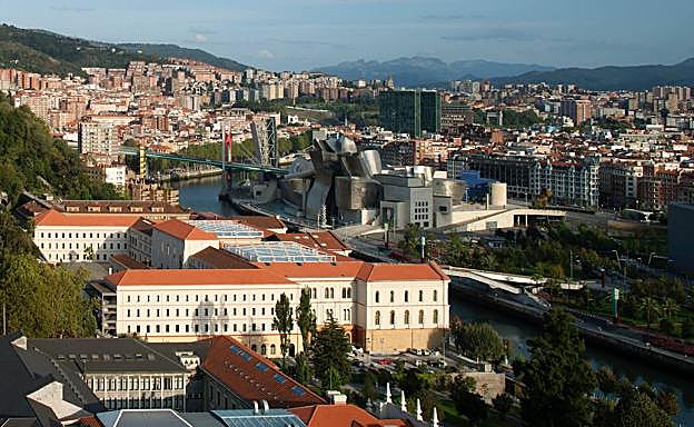 Imagen principal - El ayer y hoy de la Universidad de Deusto.