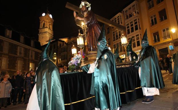 El desfile procesional del Santo Entierro también se podrá ver grabado. 