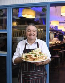Imagen secundaria 2 - Cara a cara con un sándwich del El Eme, ostras de El Puertito, y las felipadas del Alameda.