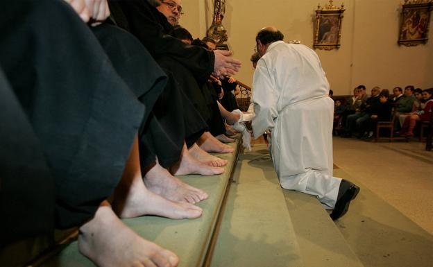 El lavatorio de los pies en la parroquia de Santa María de Amurrio