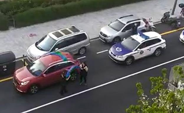 La Ertzaintza celebra en Otxarkoaga el Día del Pueblo Gitano