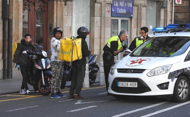 Descubren hachís en un paquete enviado por Glovo en Bilbao