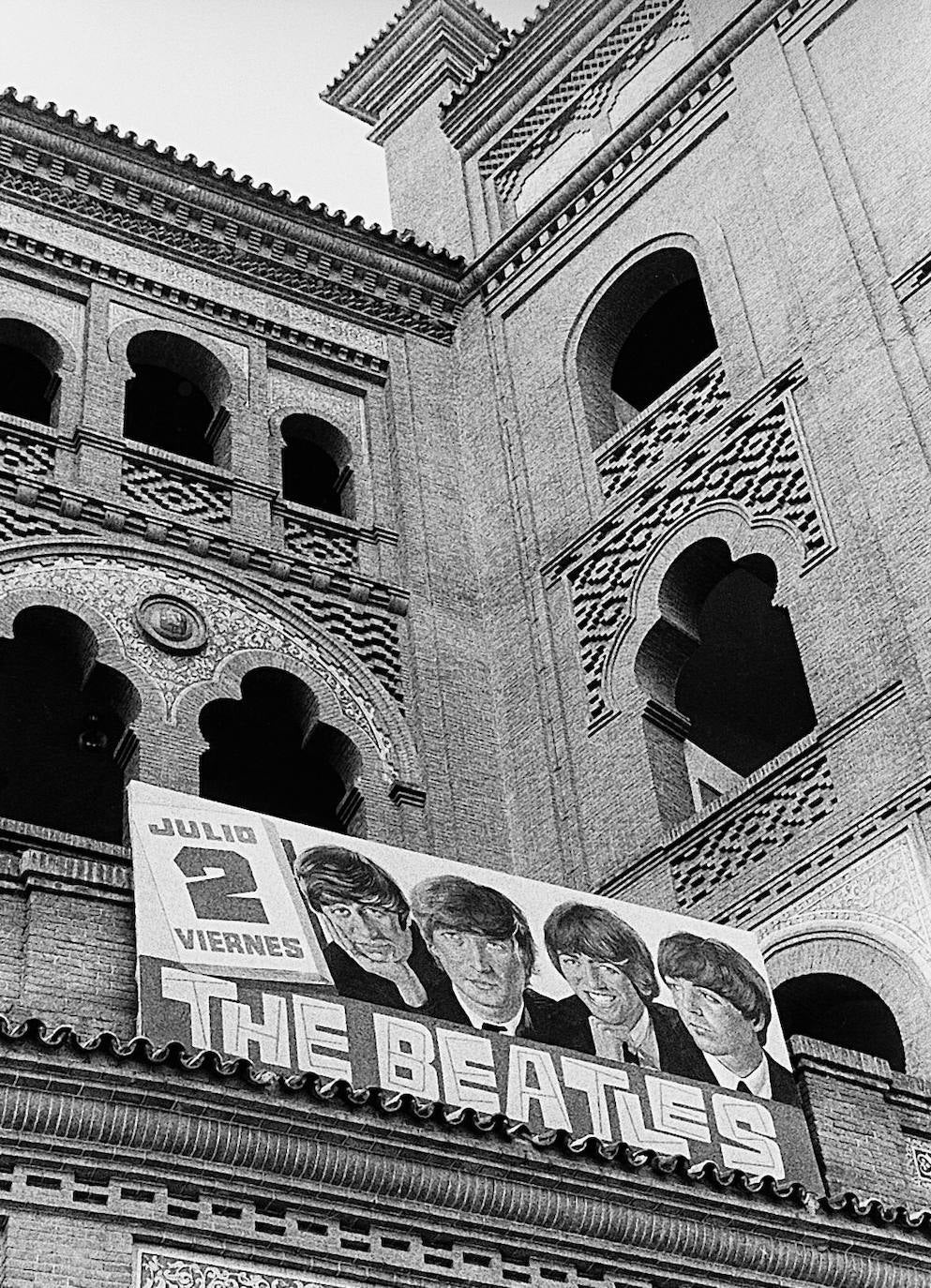 Cartel anunciador del recital que ofrecerán Los Beatles en la Plaza de Toros de Las Ventas, en Madrid.