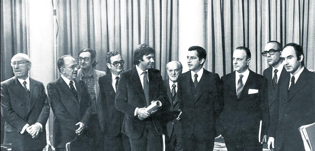 Consenso. Los líderes de los principales partidos en 1977, durante la firma de los Pactos de la Mocloa 