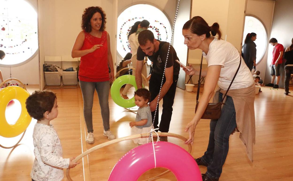 Las plazas en las Escuelas Infantiles y Haurreskolak se destinan a niños de 0 a 3 años.