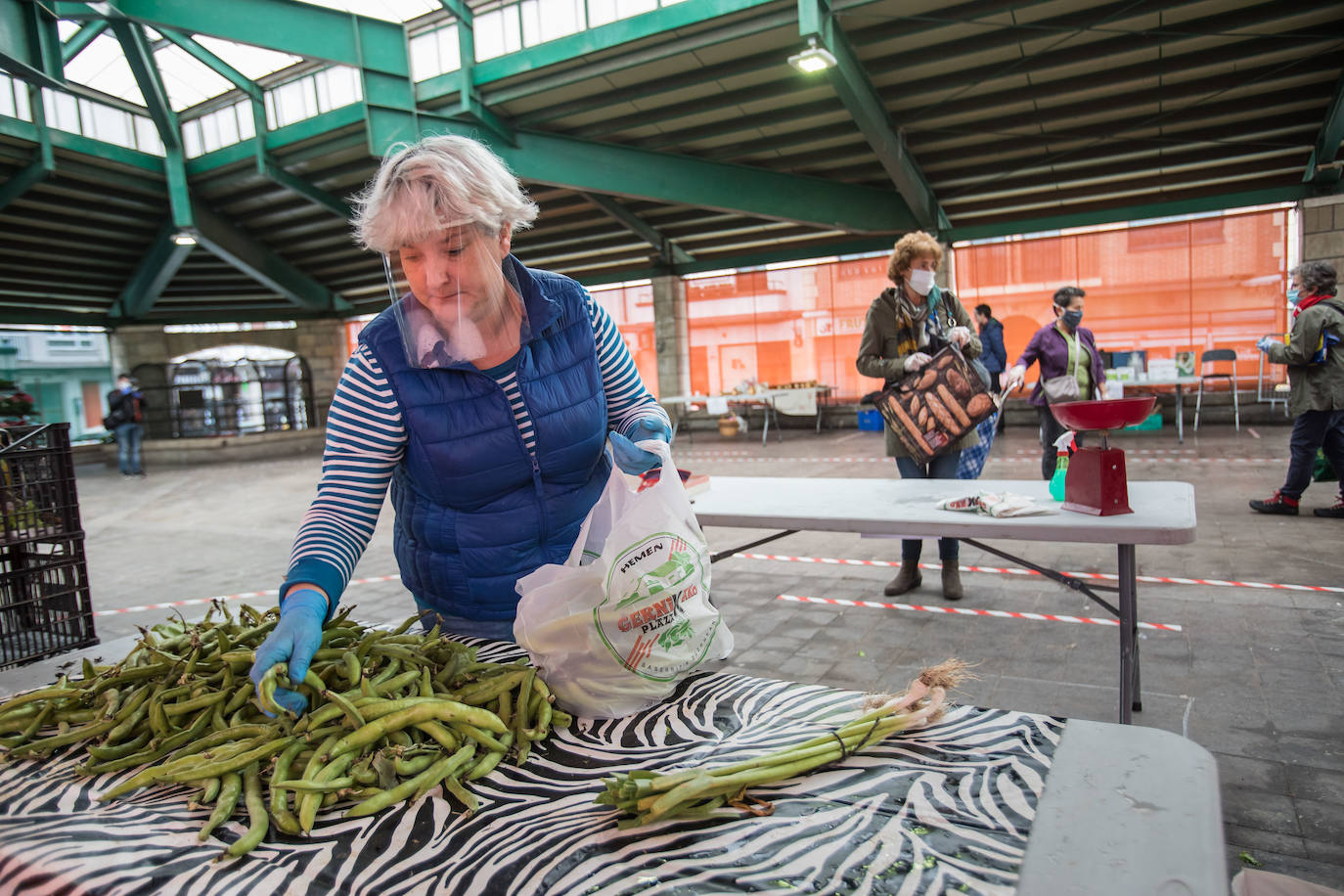 Fotos: Vuelve el mercado de los lunes de Gernika