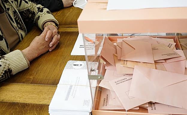 Urkullu sorprende y propone celebrar las elecciones en julio