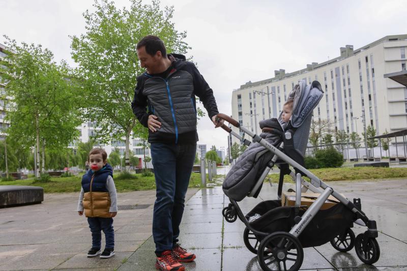 Fotos: Más de 48.000 niños alaveses ya pueden salir a la calle