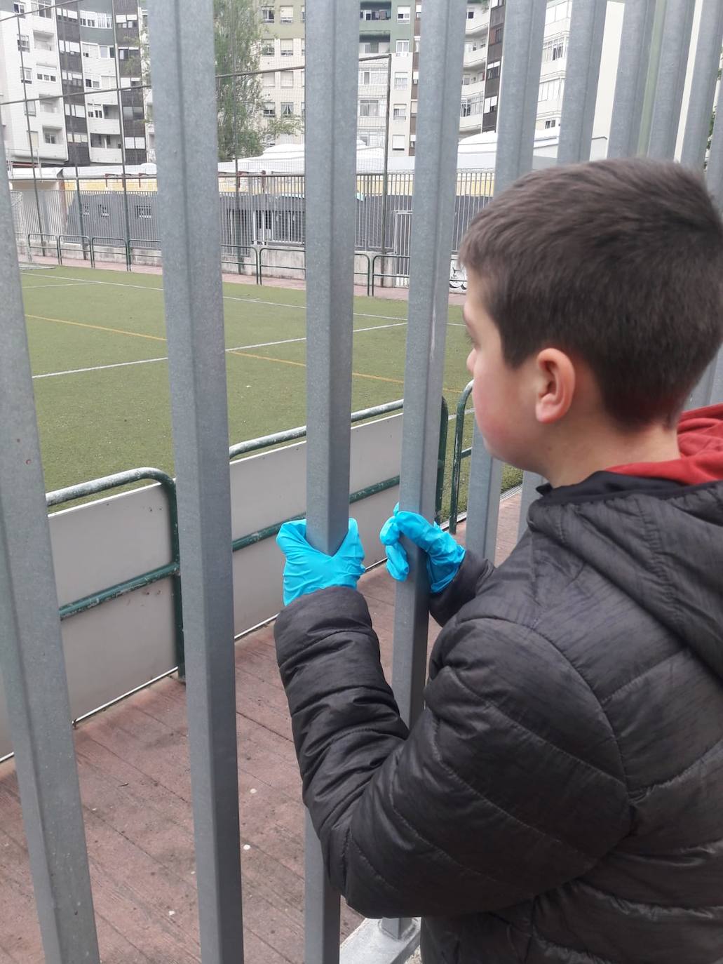 Fotos: Más de 48.000 niños alaveses ya pueden salir a la calle