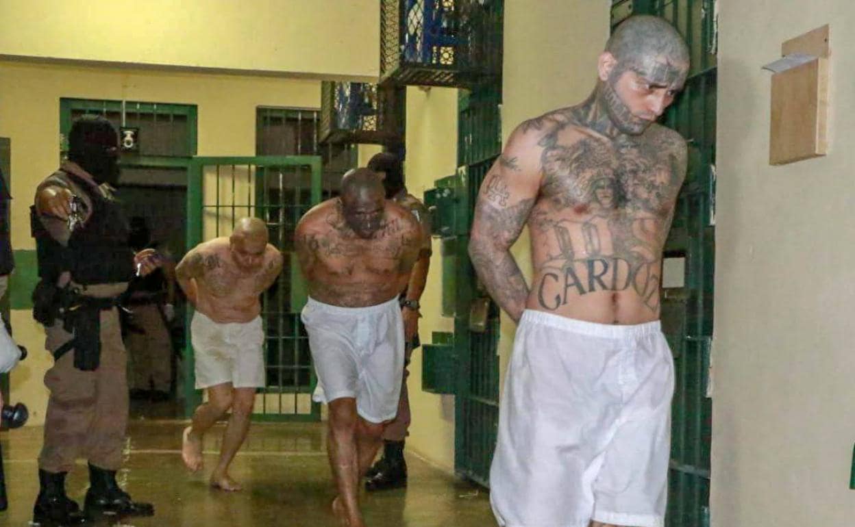 Ni el sol entra en las cárceles de El Salvador | El Correo