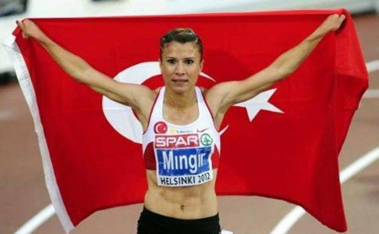 Gulcan Mingir celebrando la victoria en el Europeo de 2012, lo que le dio un mes antes el pase a los Juegos de Londres. 