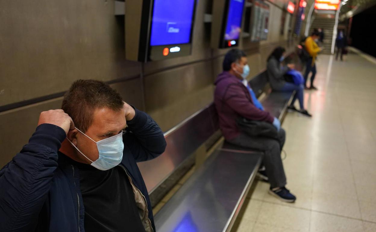 Las mascarillas serán obligatorias en el transporte público desde el lunes